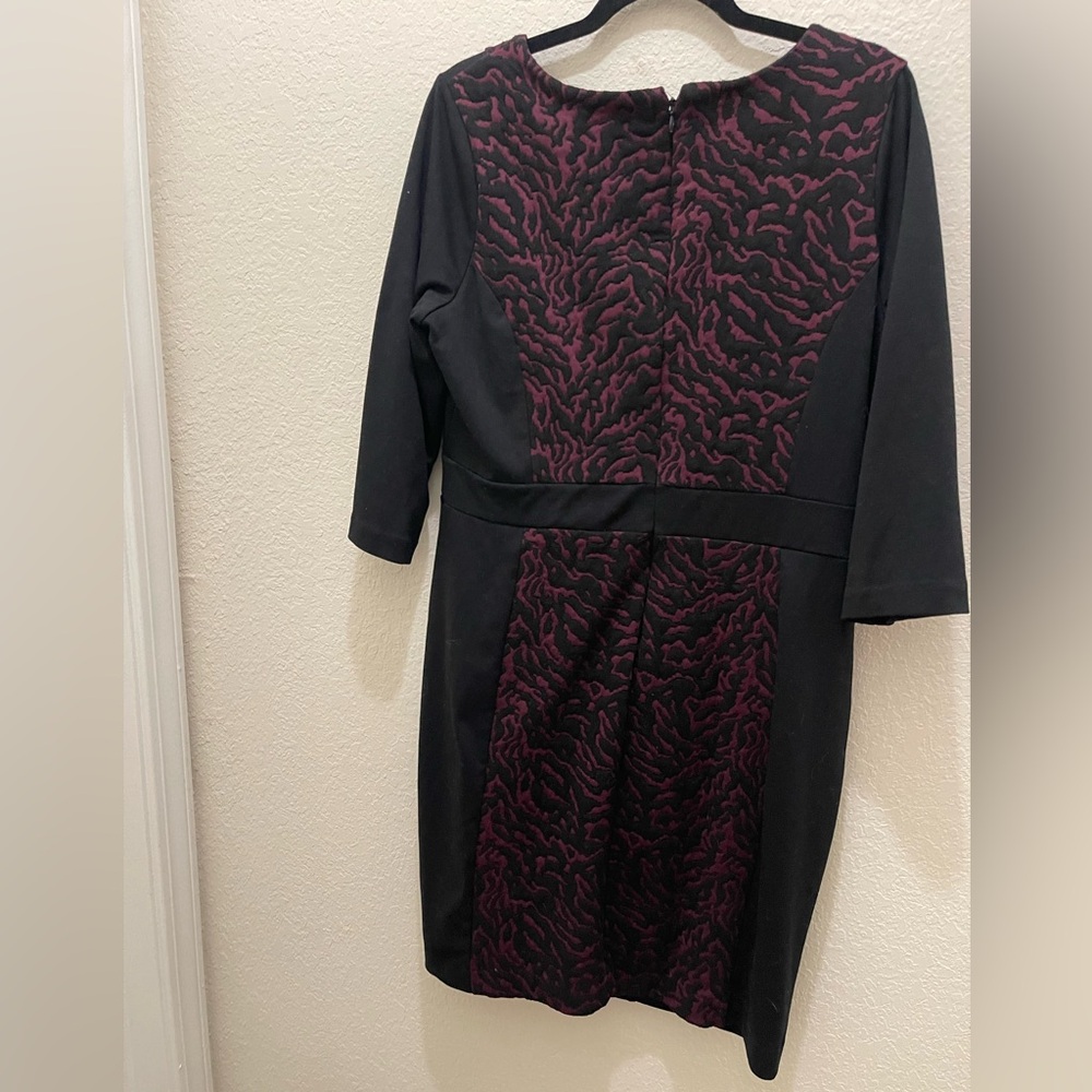 Simply Emma Black and Burgundy Textured Midi Dress